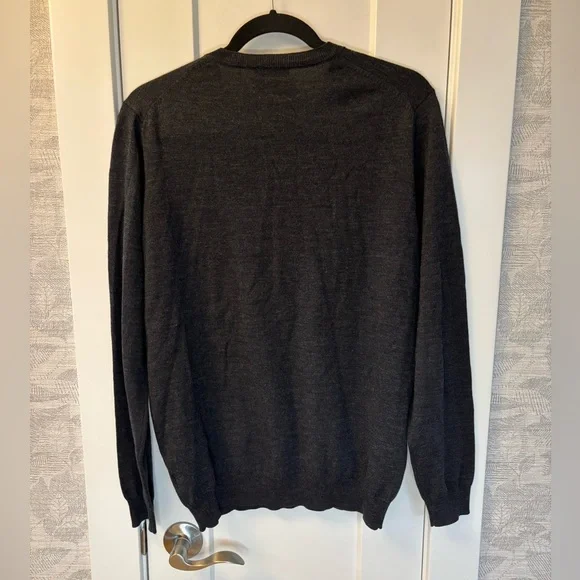 Men's Joseph Abboud Extra Fine Merino Sweater Size Medium Charcoal Gray - Picture 2 of 7